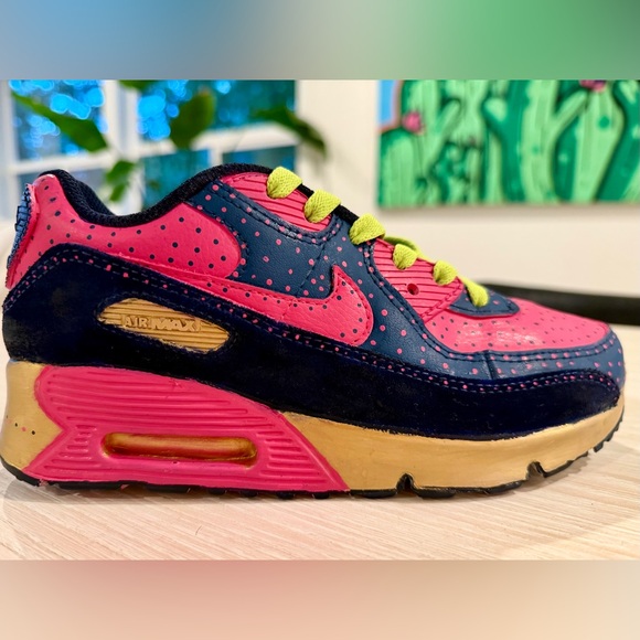 Custom Painted Nike Kids Shoes (3Y) - Picture 7 of 8